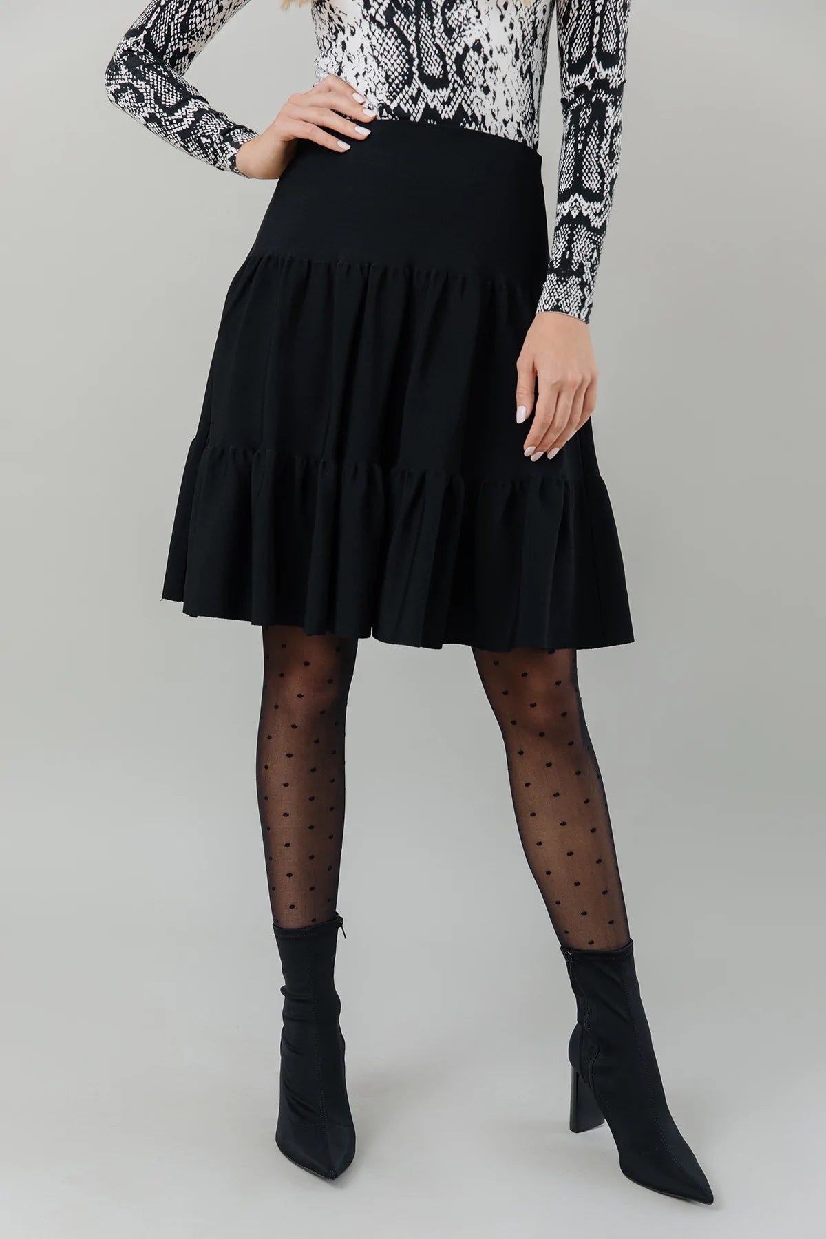 Apparalel Tiered Knit Skirt